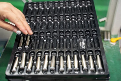 Rechargeable Lityòm batri pri pral pi chè pase pil òdinè?